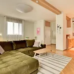 Serene 1br With Sauna & Private Entrance Appartement