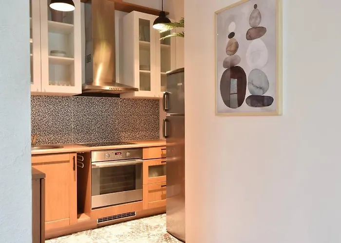 Serene 1br With Sauna & Private Entrance Apartament