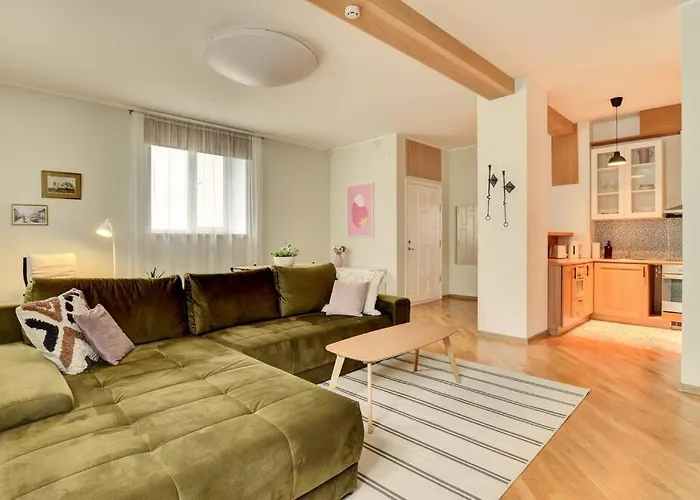 Serene 1br With Sauna & Private Entrance Apartament