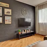 דירה Serene 1br With Sauna & Private Entrance