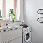 דירה Serene 1br With Sauna & Private Entrance