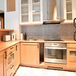 Serene 1br With Sauna & Private Entrance דירה טאלין